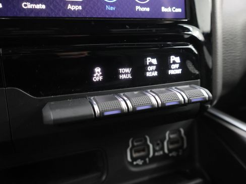 Used 2020 RAM 1500 Big Horn AWD/4WD image 46