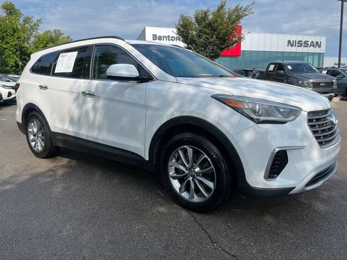 Used 2018 Hyundai Santa Fe SE FWD image 1