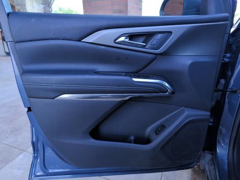 Used 2024 Chevrolet Traverse LT FWD image 12