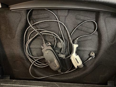 Used 2016 Volkswagen e-Golf SE w/ DC Fast Charging Package image 21