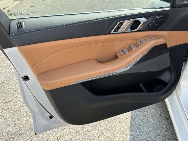 Certified 2025 BMW X7 xDrive40i w/ Premium Package AWD/4WD image 24