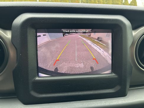 Used 2018 Jeep Wrangler Unlimited Sport S image 27