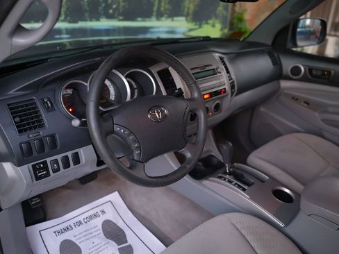 Used 2011 Toyota Tacoma PreRunner w/ SR5 Pkg #2 image 12