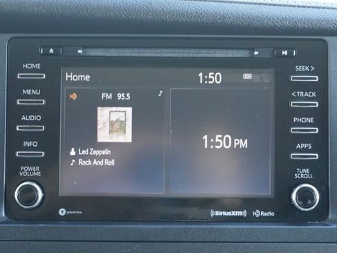 Used 2018 Toyota Sienna SE image 24