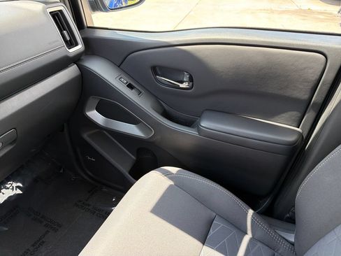 Used 2025 Nissan Frontier SV w/ SV Convenience Package RWD image 27
