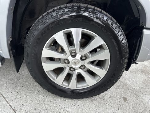 Used 2017 Toyota Tundra Limited image 43