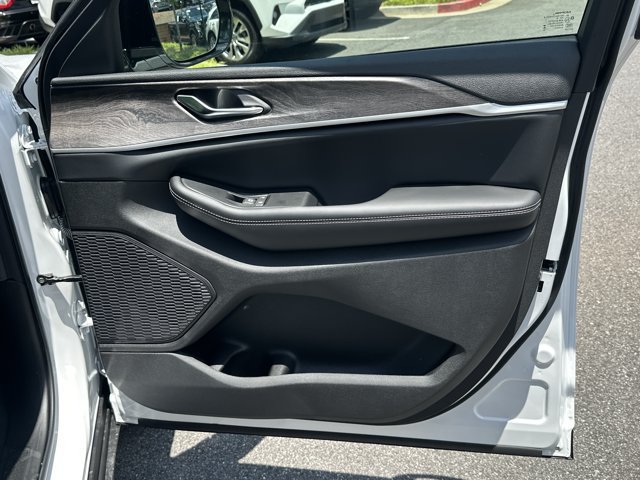 New 2026 Jeep Grand Cherokee Altitude RWD image 14
