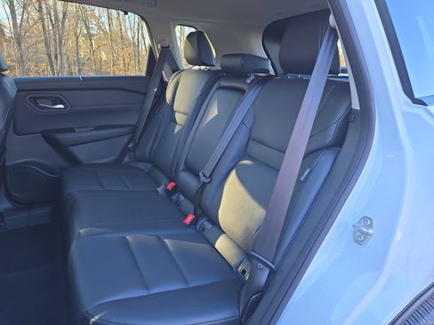 Certified 2025 Nissan Rogue SV w/ SV Premium Package image 27