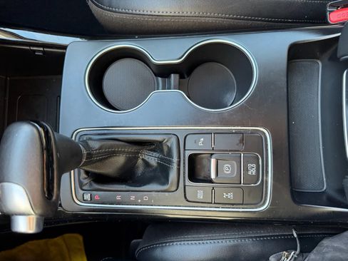 Used 2019 Kia Sorento SX AWD/4WD image 24