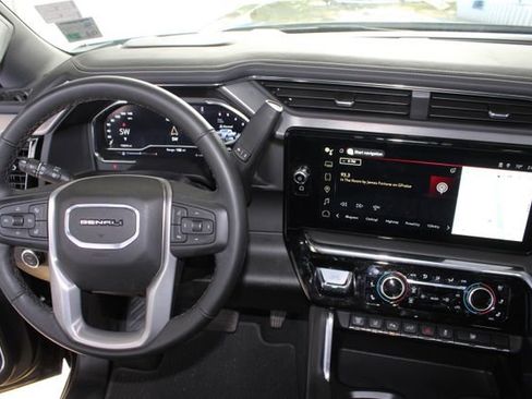 Used 2025 GMC Sierra 3500 Denali w/ Denali Reserve Package image 28