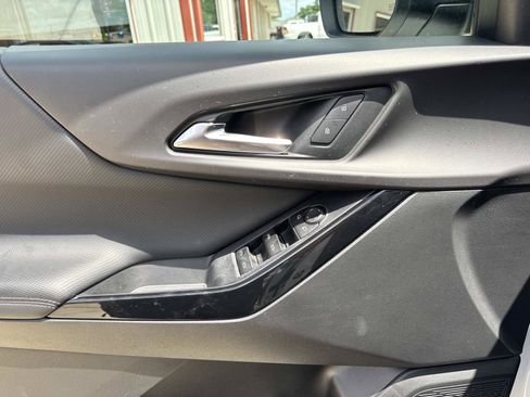 Used 2025 Chevrolet Equinox LT AWD/4WD image 19