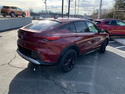 Used 2024 Buick Envista Sport Touring w/ Convenience II Package image 7