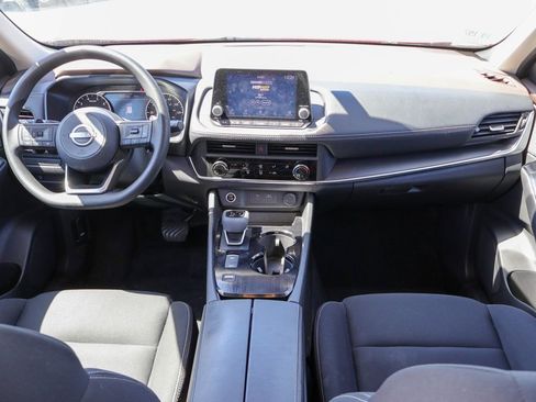 Used 2023 Nissan Rogue S image 6