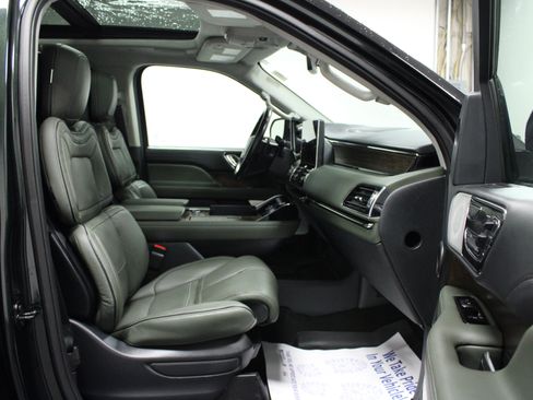 Used 2022 Lincoln Navigator L Black Label AWD/4WD image 17