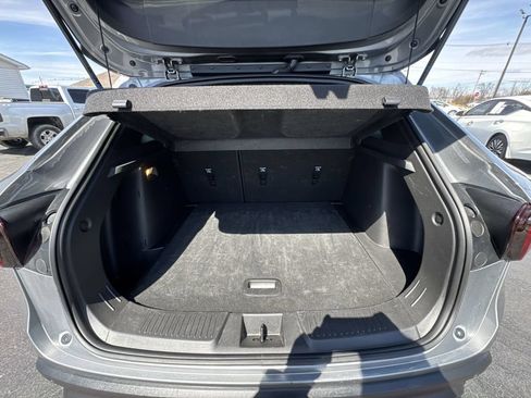 Used 2025 Chevrolet Trax RS w/ Sunroof Package FWD image 24
