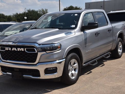 Used 2025 RAM 1500 Big Horn RWD image 2