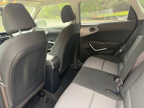 Used 2024 Kia Soul LX w/ Option Group 015 FWD image 7