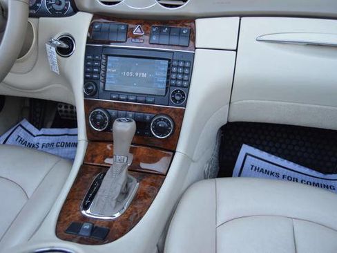 Used 2008 Mercedes-Benz CLK 350 Cabriolet image 25