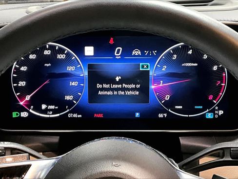 Used 2023 Mercedes-Benz GLC 300 4MATIC image 26