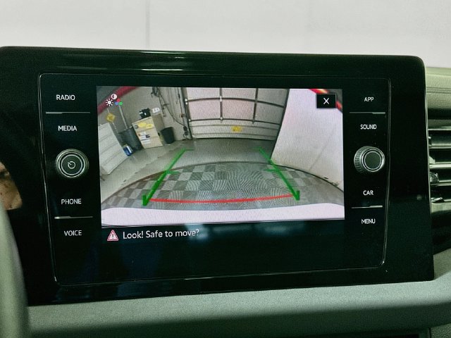 Used 2025 Volkswagen Jetta SE w/ Sunroof Package FWD image 13