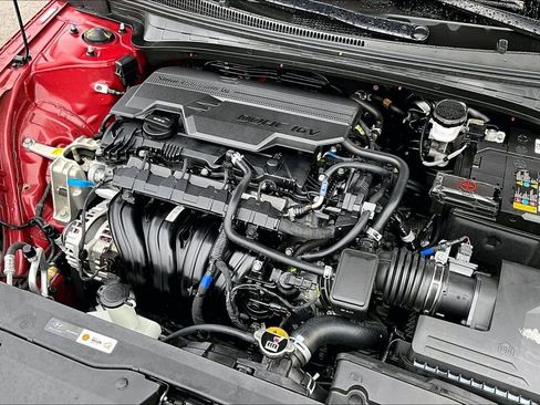 Used 2025 Hyundai Elantra Sport image 34