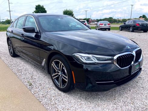 Used 2022 BMW 530i xDrive w/ Premium Package AWD/4WD image 4