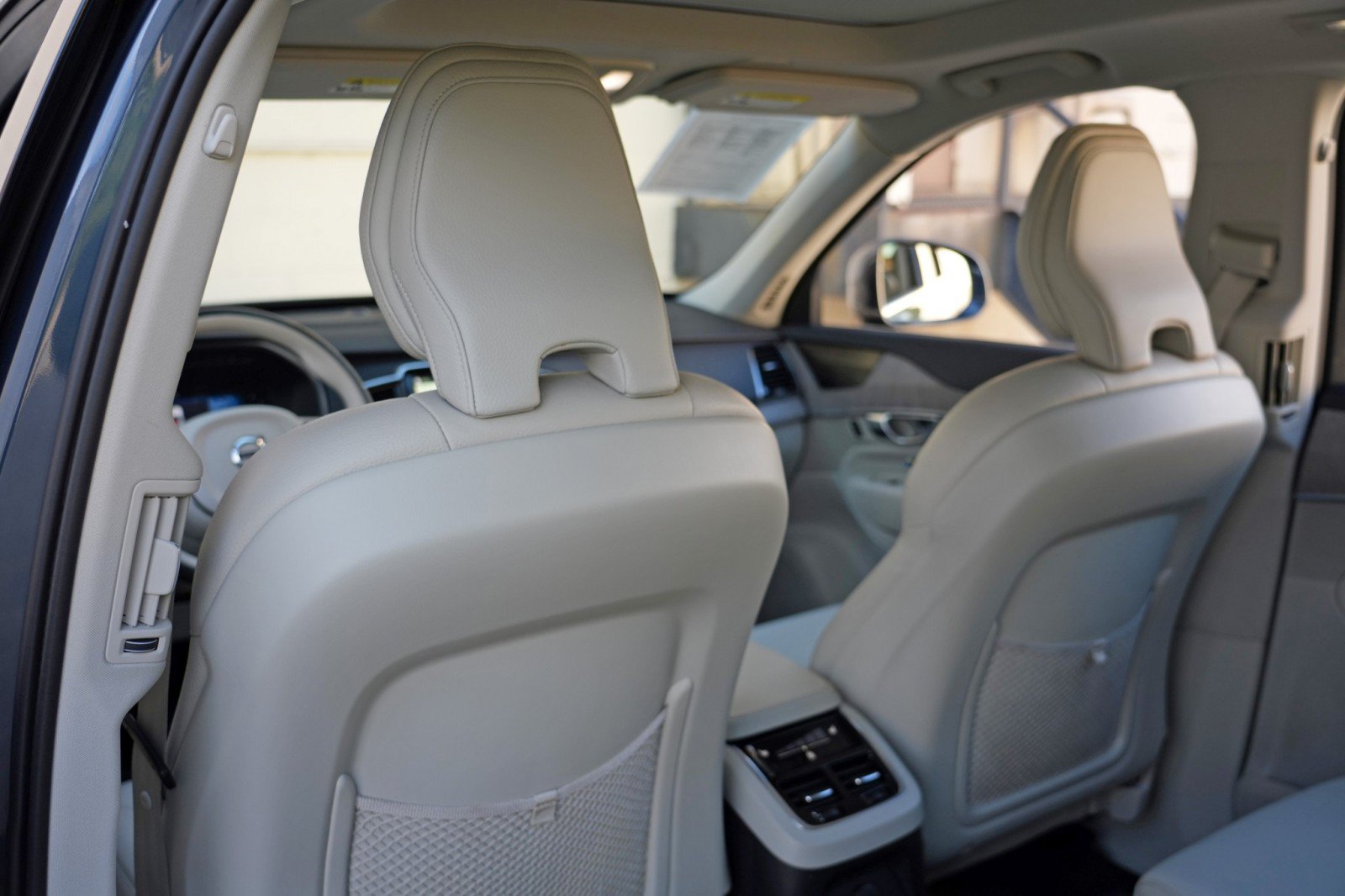 Used 2024 Volvo XC90 T8 Plus w/ Protection Package Premier AWD/4WD image 40