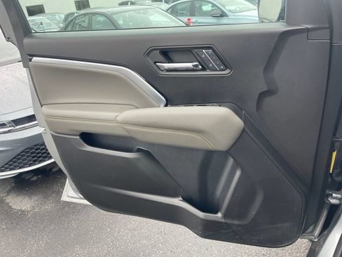 Used 2024 Chevrolet Colorado ZR2 w/ ZR2 Convenience Package III AWD/4WD image 31