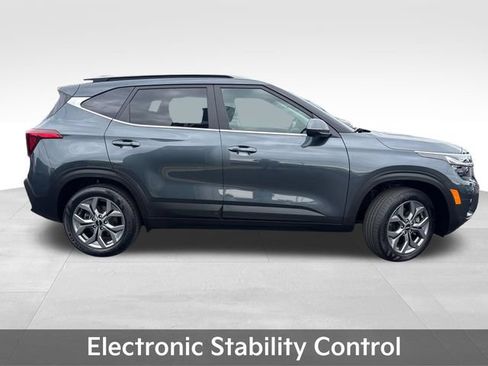 Used 2024 Kia Seltos S AWD/4WD image 9