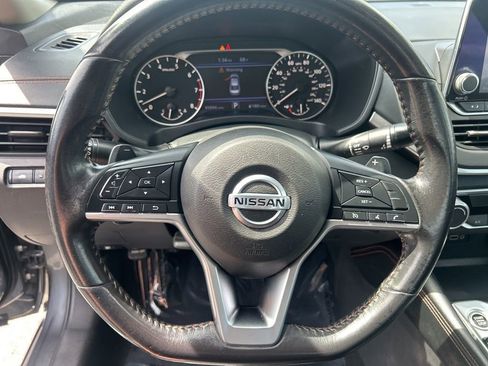 Used 2022 Nissan Altima 2.5 SR FWD image 15