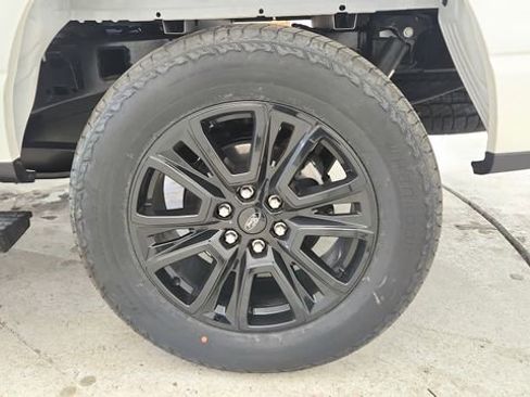 New 2025 Ford F150 Platinum w/ FX4 Off-Road Package image 9