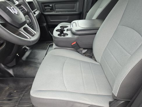 Used 2023 RAM 1500 4x4 Crew Cab Classic image 10