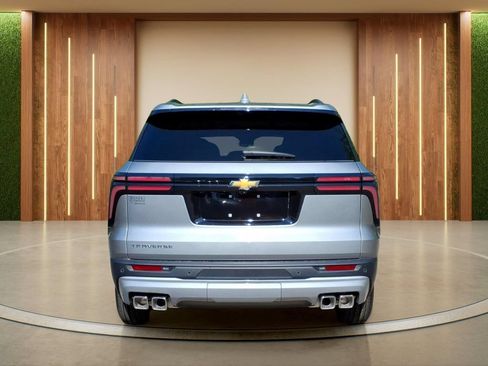 New 2026 Chevrolet Traverse LT w/ Driver Confidence Package FWD image 29