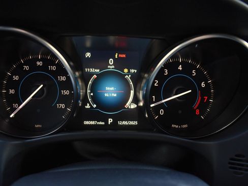 Used 2019 Jaguar F-PACE Prestige image 38