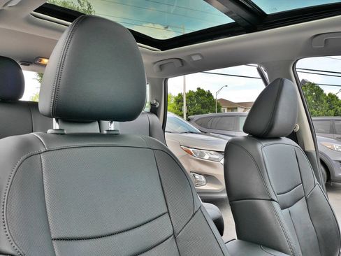 Used 2020 Nissan Rogue SL w/ Premium Package FWD image 14