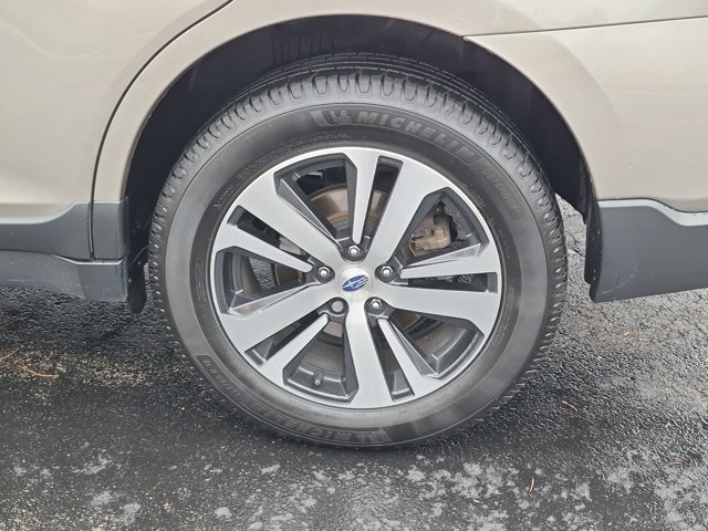 Used 2019 Subaru Outback 2.5i Limited AWD/4WD image 8