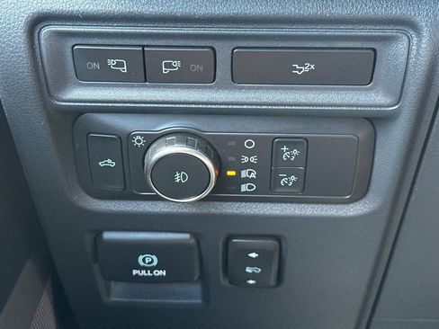 Used 2022 Ford F150 Lariat RWD image 36
