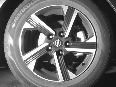 Used 2025 Nissan Sentra SV FWD image 13