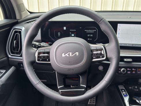 Used 2025 Kia Sorento SX AWD/4WD image 19