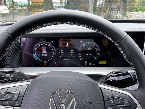 New 2026 Volkswagen Tiguan SE AWD/4WD image 26