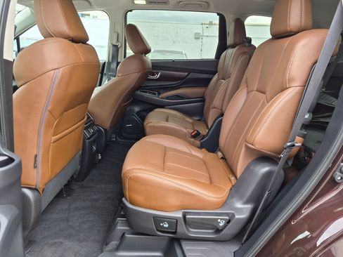 Used 2023 Subaru Ascent Touring AWD/4WD image 29