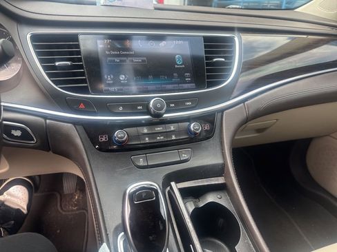 Used 2017 Buick LaCrosse Preferred image 11