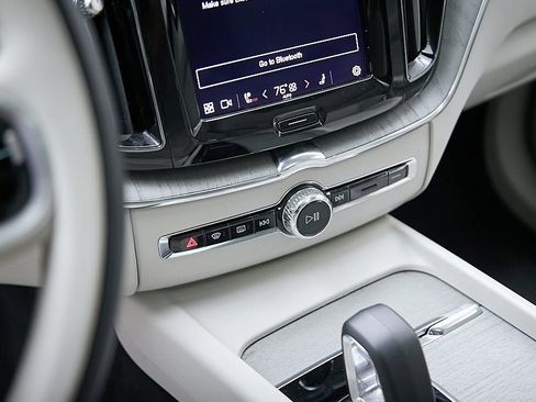 Certified 2023 Volvo XC60 B5 Plus w/ Climate Package image 16