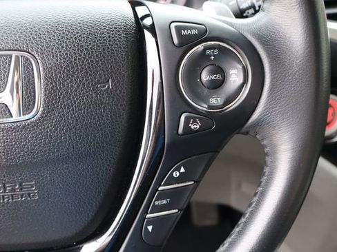 Used 2017 Honda Pilot Touring image 14