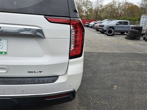 Used 2022 GMC Yukon SLT w/ SLT Premium Package image 13