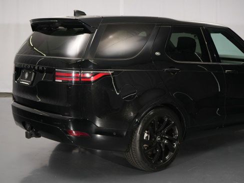 Used 2024 Land Rover Discovery Dynamic SE AWD/4WD image 10