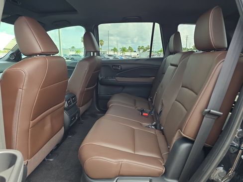 Certified 2024 Honda Passport EX-L image 13