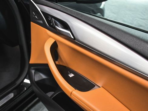 Used 2025 BMW X4 xDrive30i image 16