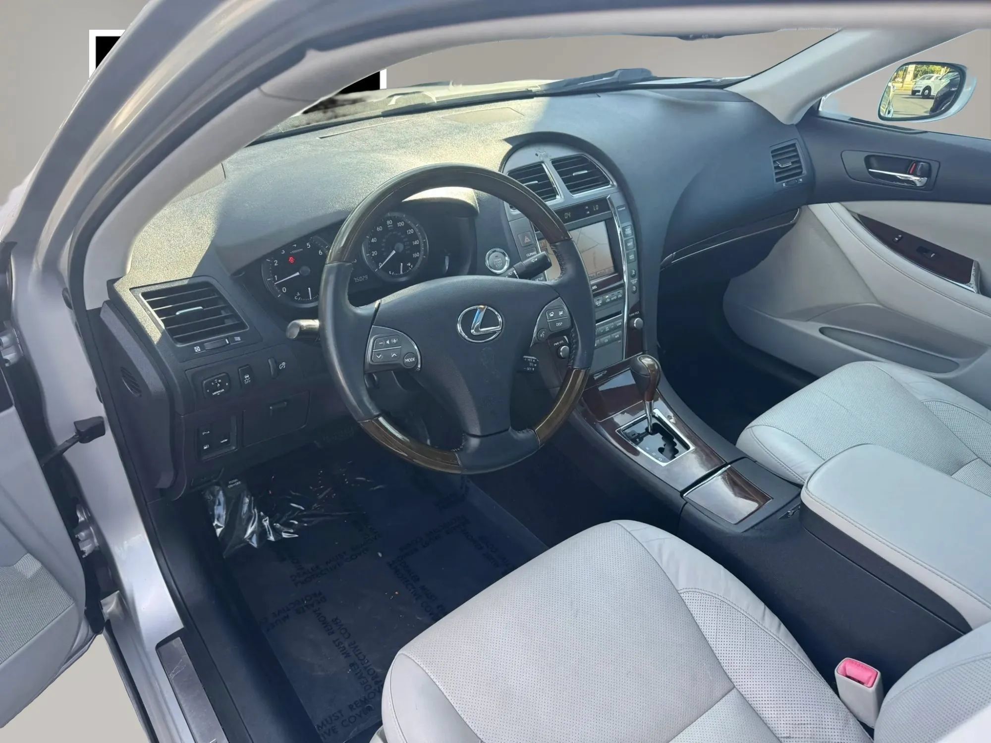 Used 2010 Lexus ES 350 w/ Preferred Accessory Package FWD image 11