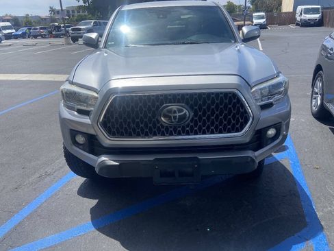 Used 2018 Toyota Tacoma TRD Off-Road RWD image 3